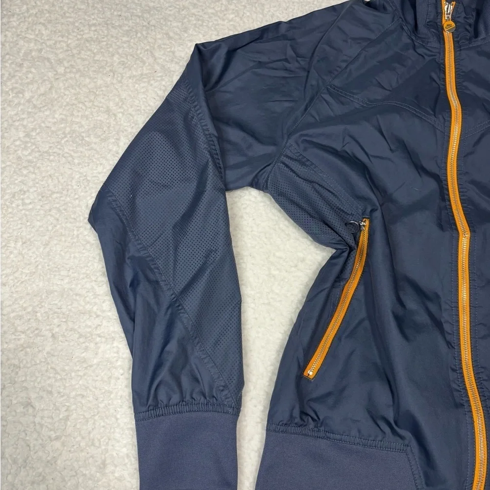 Nike gently used